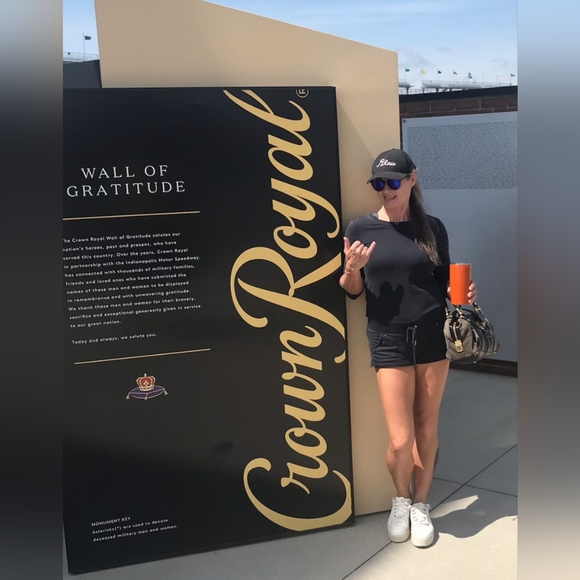 Meet your Posher, Jeni 👩🏼‍🦰 - Picture 11 of 11